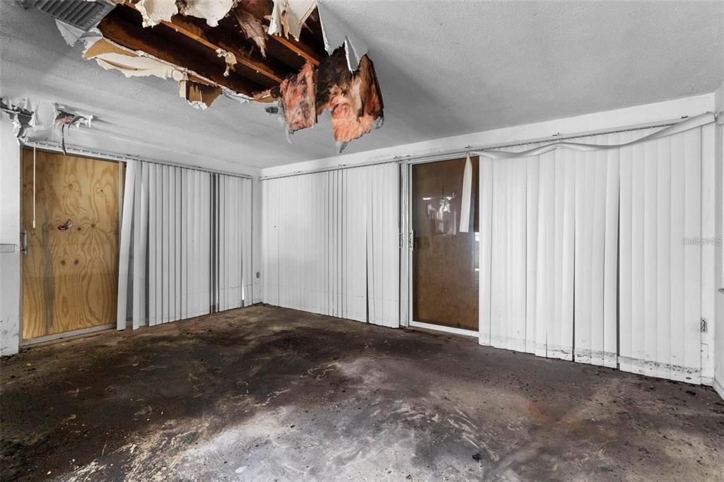 For Sale: $84,000 (3 beds, 3 baths, 2113 Square Feet)