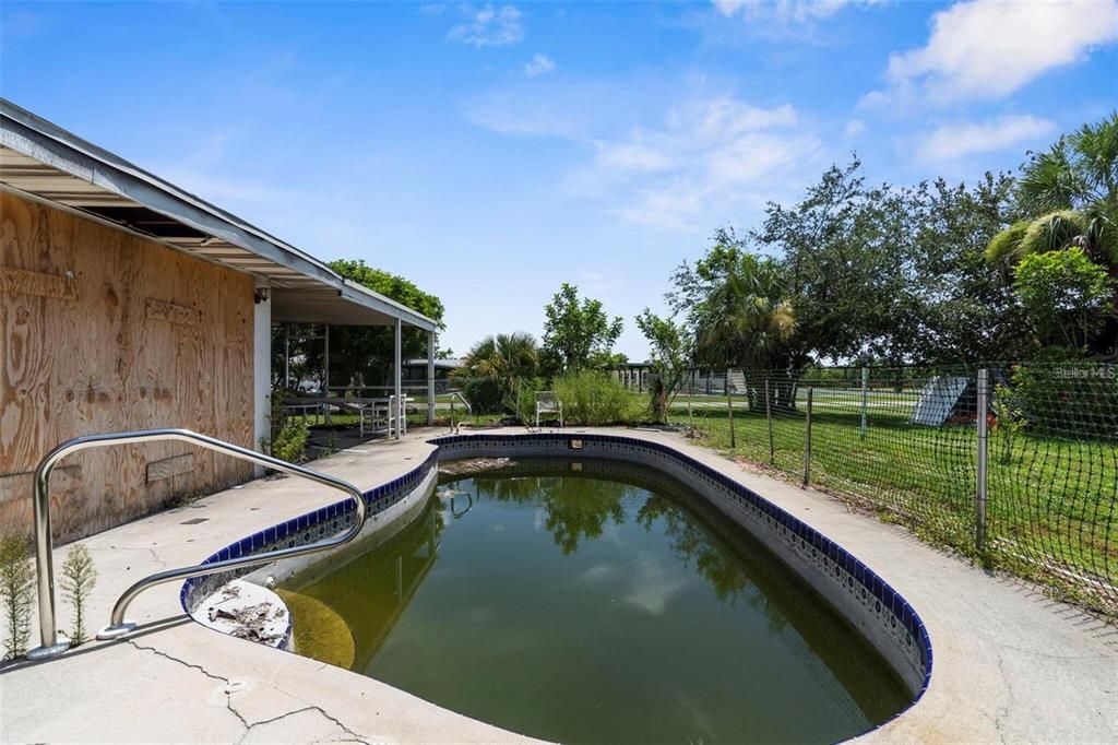 For Sale: $84,000 (3 beds, 3 baths, 2113 Square Feet)