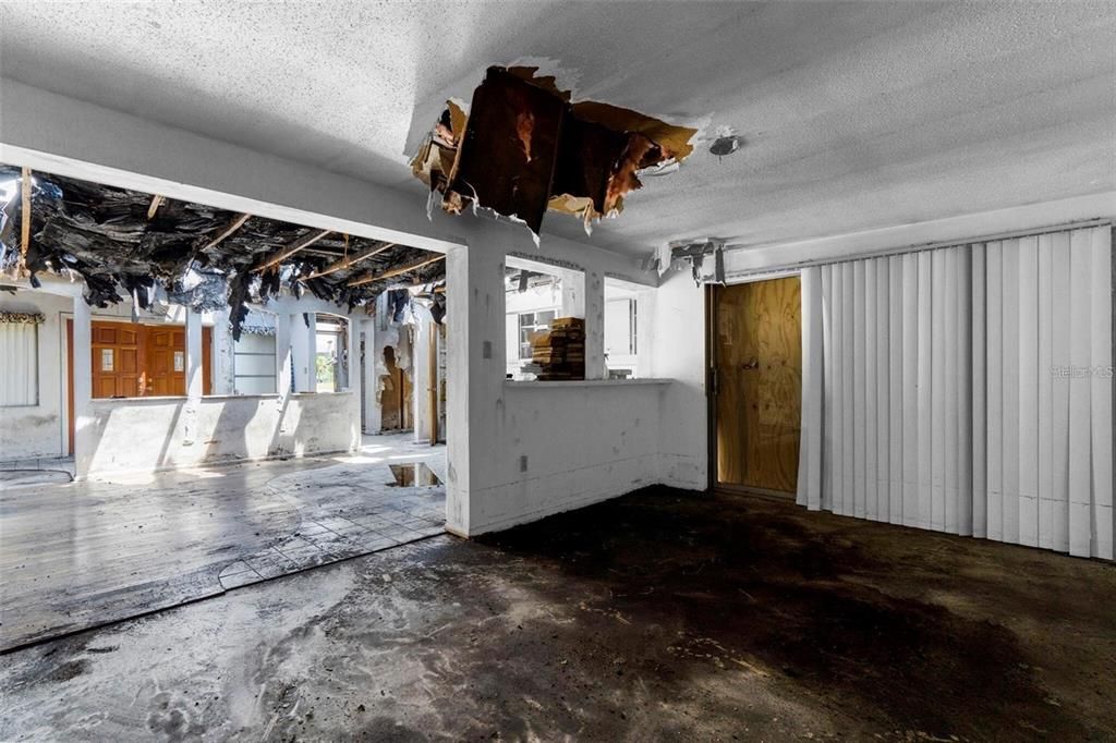 For Sale: $84,000 (3 beds, 3 baths, 2113 Square Feet)