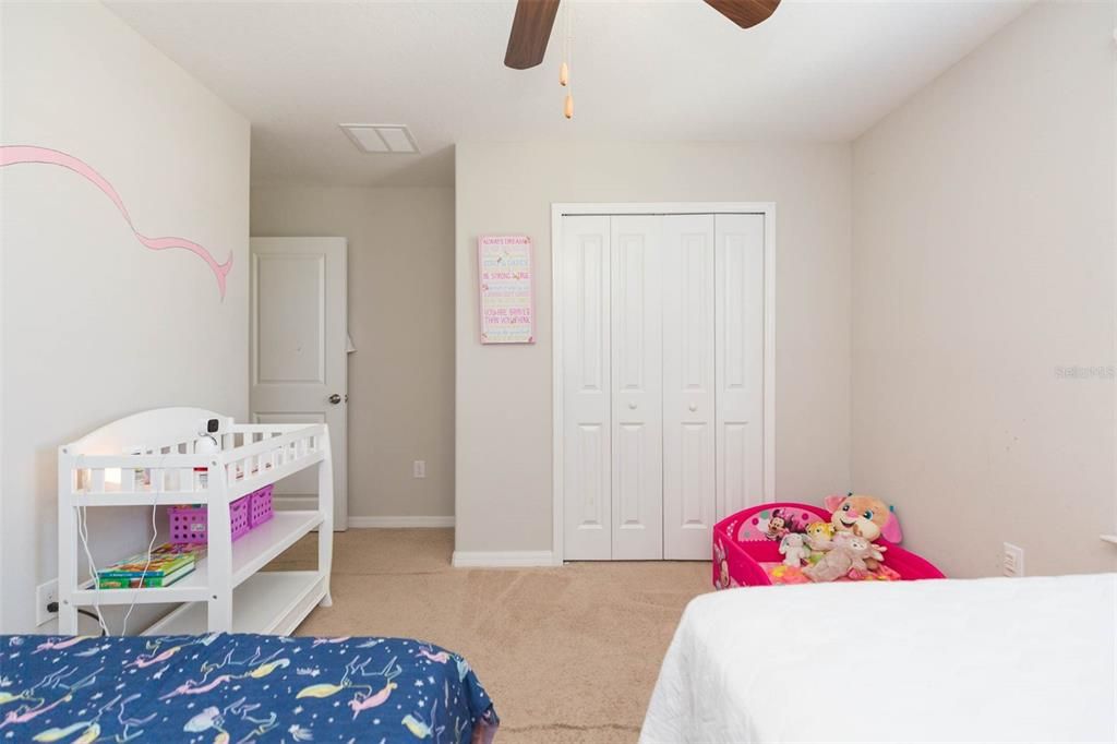 待售: $380,000 (4 贝兹, 2 浴室, 2579 平方英尺)