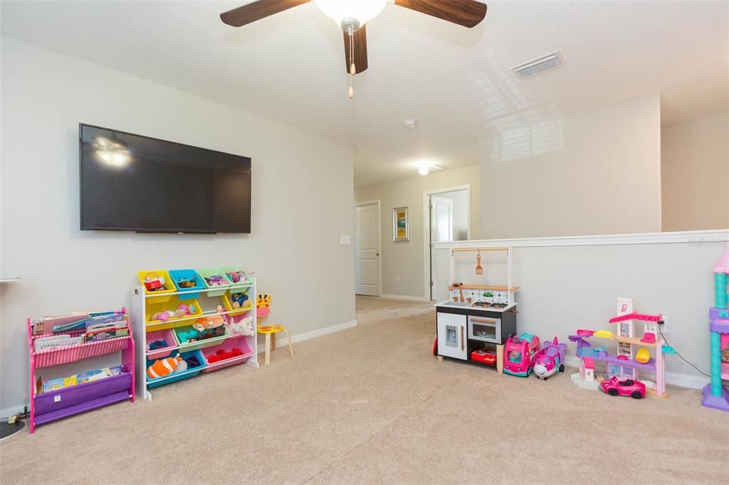 待售: $380,000 (4 贝兹, 2 浴室, 2579 平方英尺)