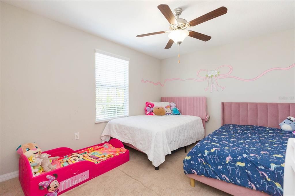 待售: $380,000 (4 贝兹, 2 浴室, 2579 平方英尺)