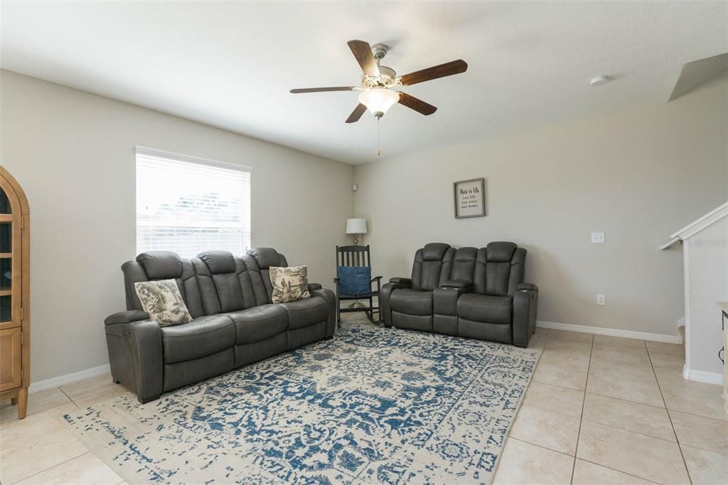 待售: $380,000 (4 贝兹, 2 浴室, 2579 平方英尺)