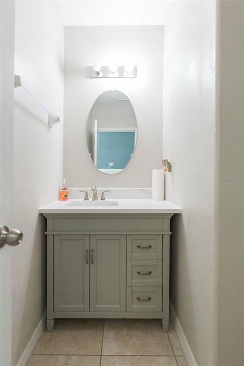 待售: $380,000 (4 贝兹, 2 浴室, 2579 平方英尺)