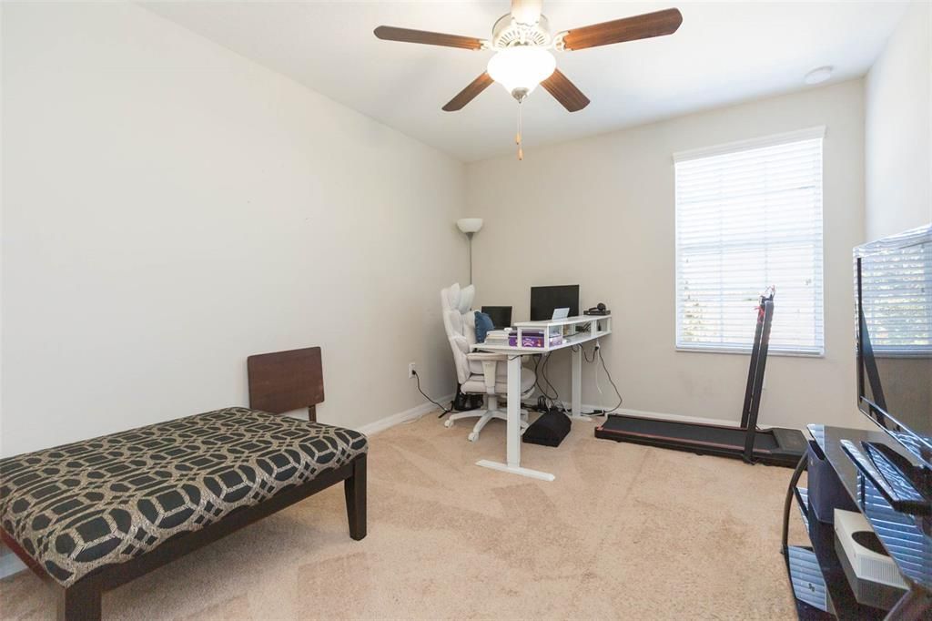 待售: $380,000 (4 贝兹, 2 浴室, 2579 平方英尺)