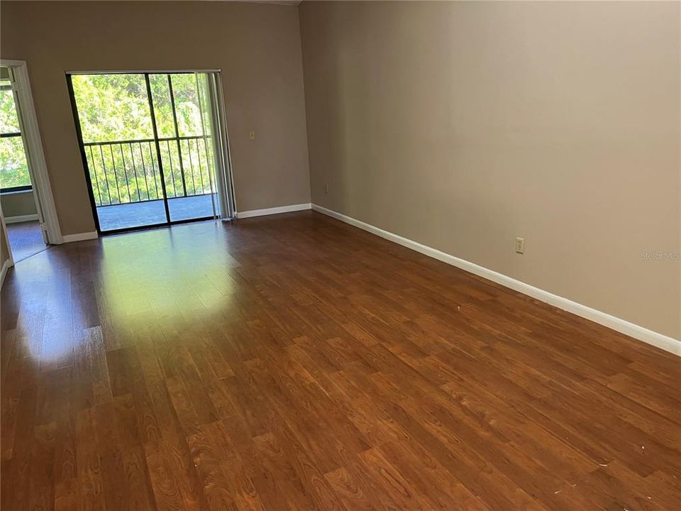 For Rent: $2,200 (3 beds, 2 baths, 1212 Square Feet)