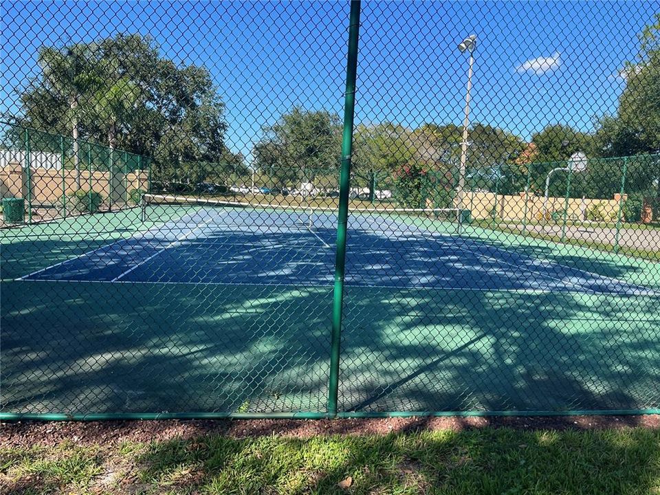 For Rent: $2,200 (3 beds, 2 baths, 1212 Square Feet)