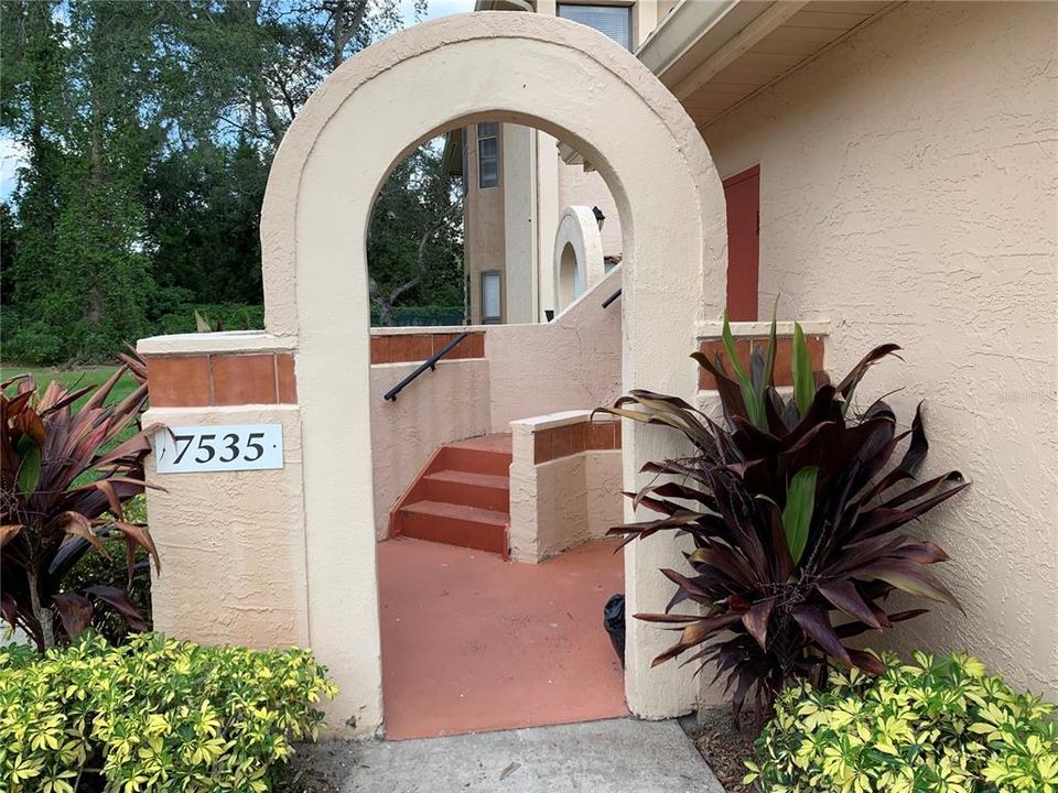 For Rent: $2,200 (3 beds, 2 baths, 1212 Square Feet)