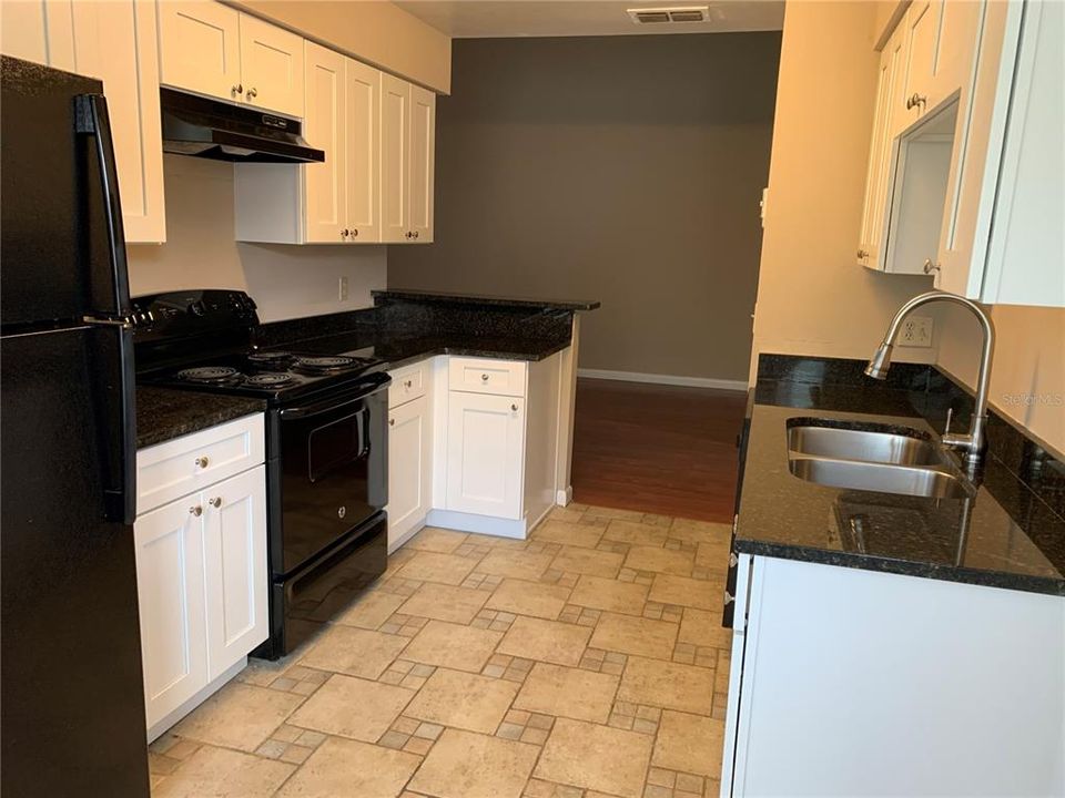 For Rent: $2,200 (3 beds, 2 baths, 1212 Square Feet)