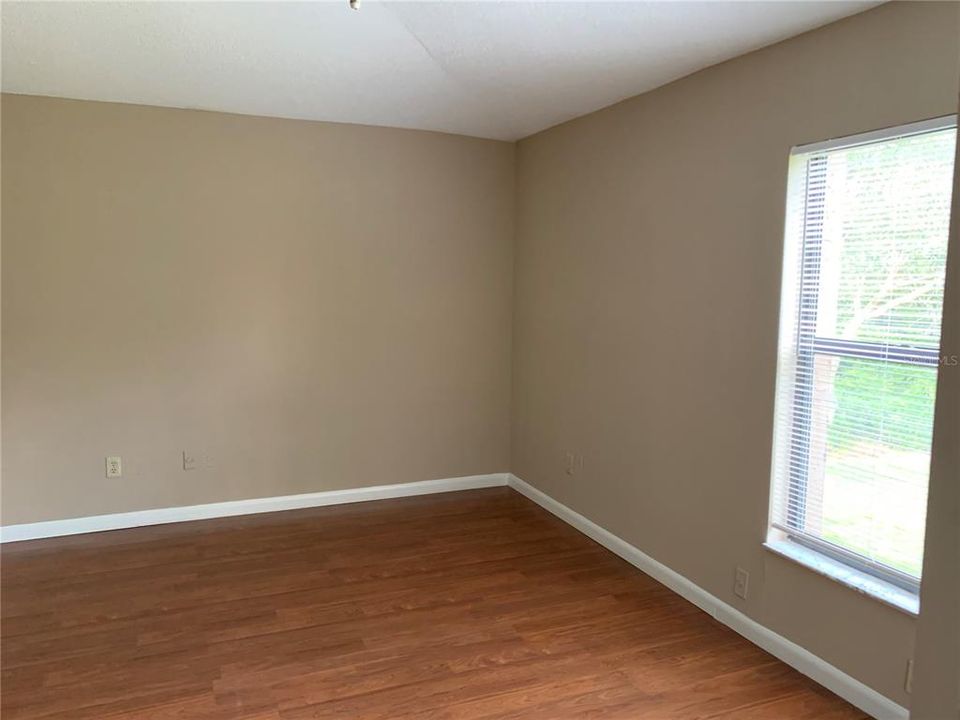 For Rent: $2,200 (3 beds, 2 baths, 1212 Square Feet)