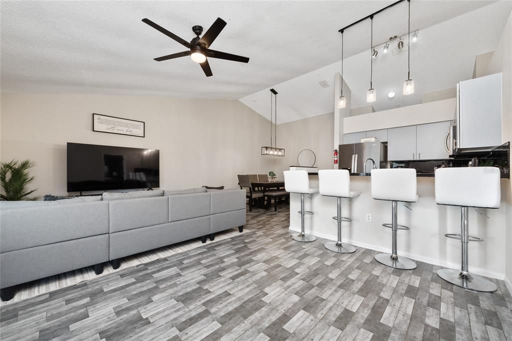 For Sale: $298,900 (3 beds, 2 baths, 1148 Square Feet)