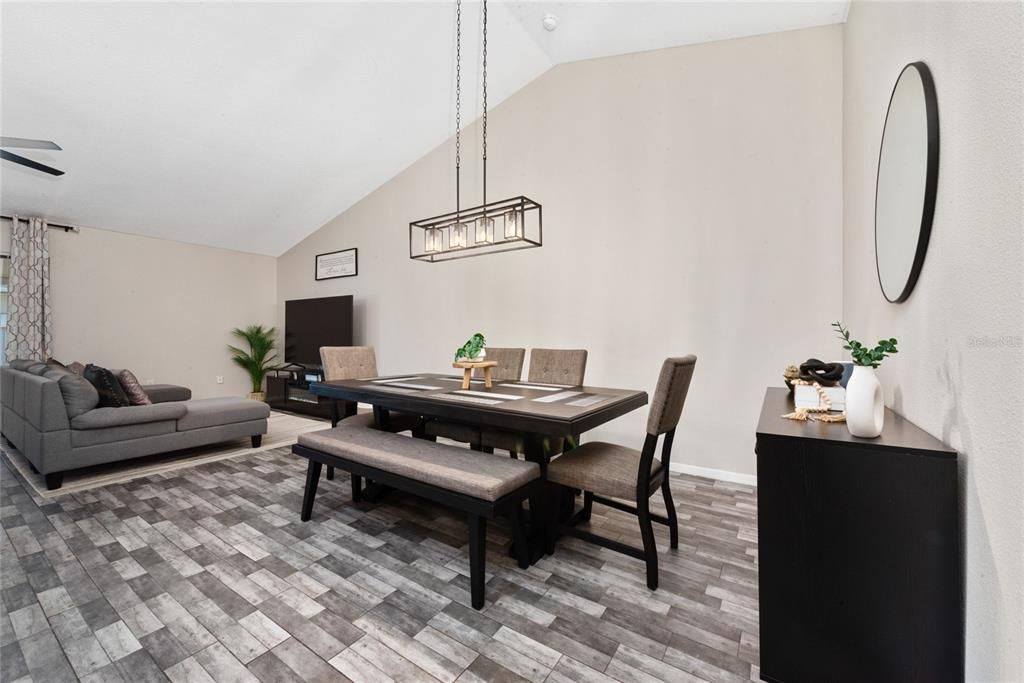 For Sale: $298,900 (3 beds, 2 baths, 1148 Square Feet)