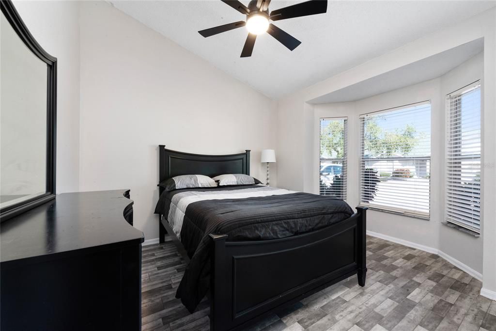 For Sale: $298,900 (3 beds, 2 baths, 1148 Square Feet)