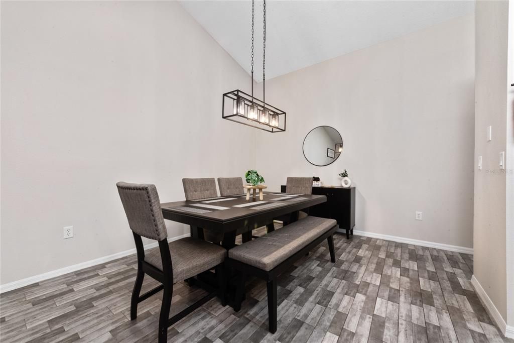 For Sale: $298,900 (3 beds, 2 baths, 1148 Square Feet)