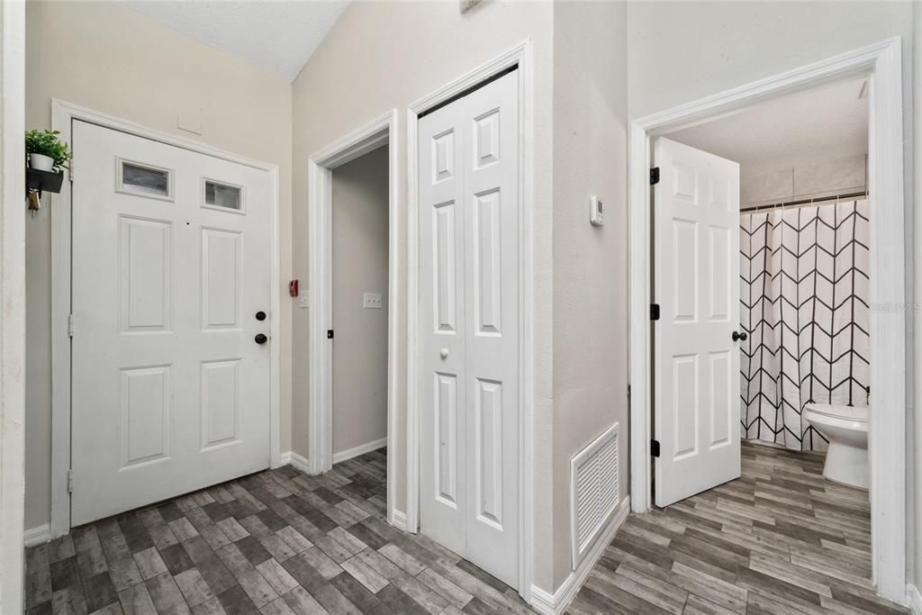 For Sale: $298,900 (3 beds, 2 baths, 1148 Square Feet)