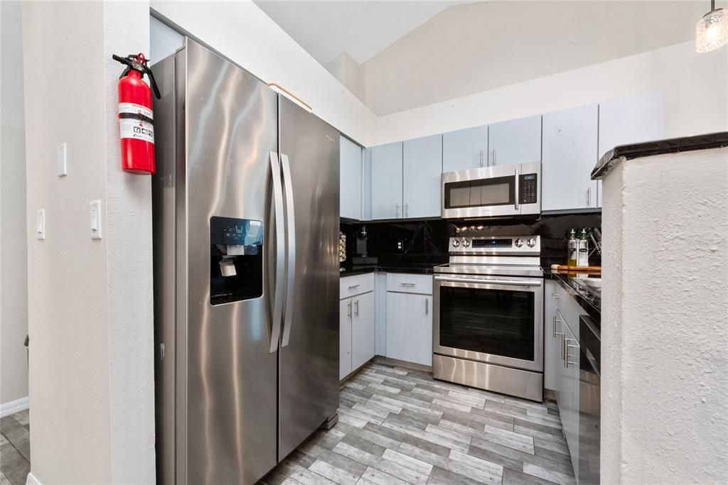 For Sale: $298,900 (3 beds, 2 baths, 1148 Square Feet)