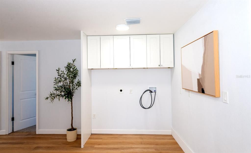 Active With Contract: $419,900 (4 beds, 2 baths, 2126 Square Feet)