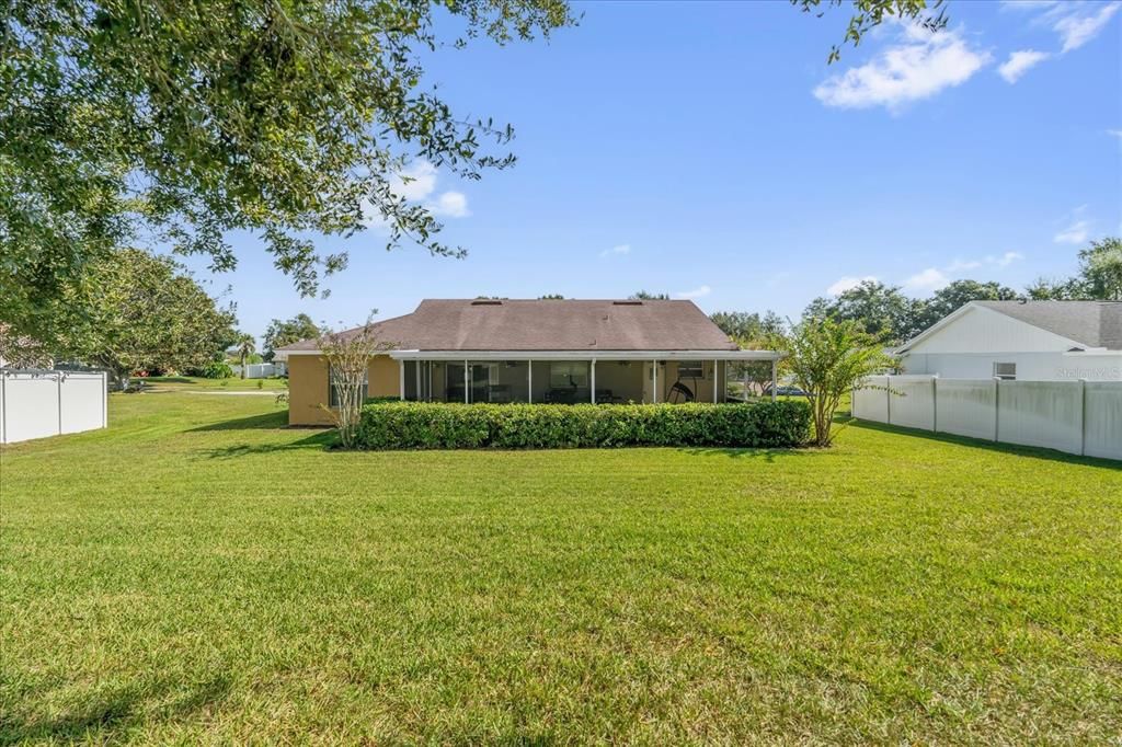 Activo con contrato: $345,000 (3 camas, 2 baños, 1409 Pies cuadrados)