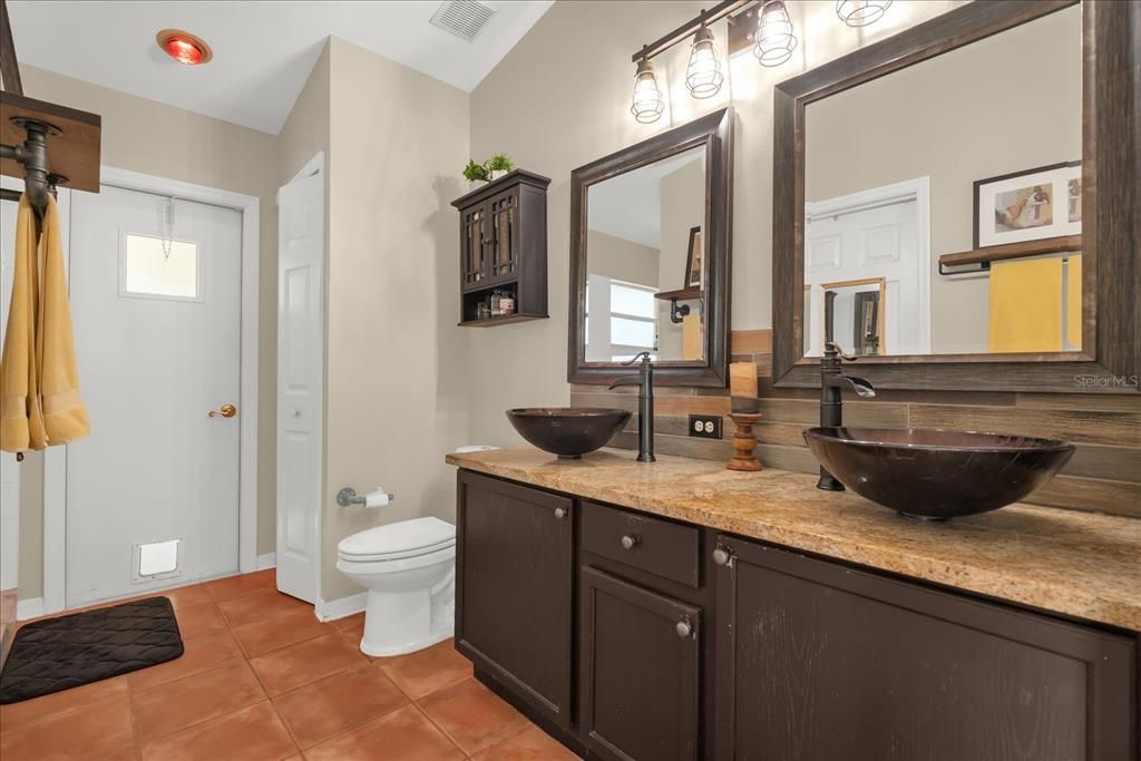 Activo con contrato: $345,000 (3 camas, 2 baños, 1409 Pies cuadrados)