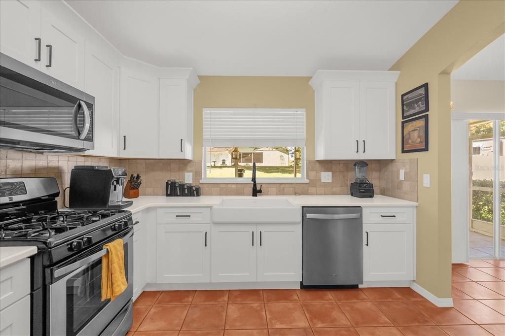 Activo con contrato: $345,000 (3 camas, 2 baños, 1409 Pies cuadrados)