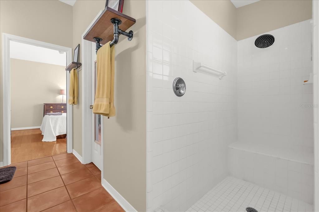 Activo con contrato: $345,000 (3 camas, 2 baños, 1409 Pies cuadrados)