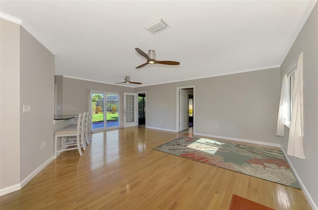 Activo con contrato: $389,900 (2 camas, 2 baños, 1229 Pies cuadrados)