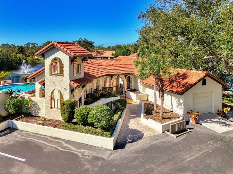 Activo con contrato: $389,900 (2 camas, 2 baños, 1229 Pies cuadrados)