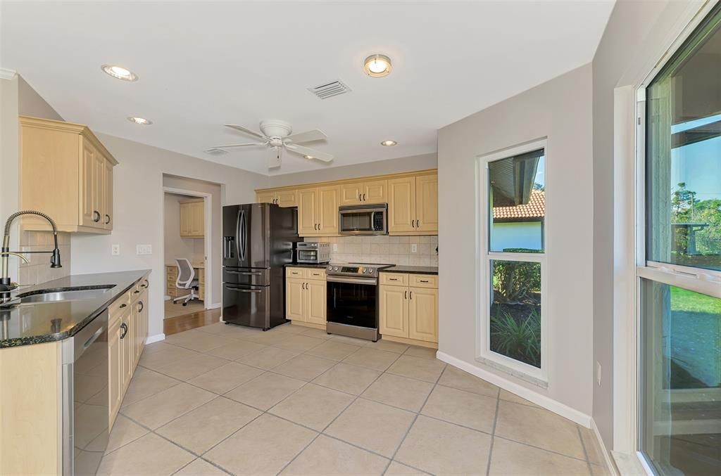 Activo con contrato: $389,900 (2 camas, 2 baños, 1229 Pies cuadrados)