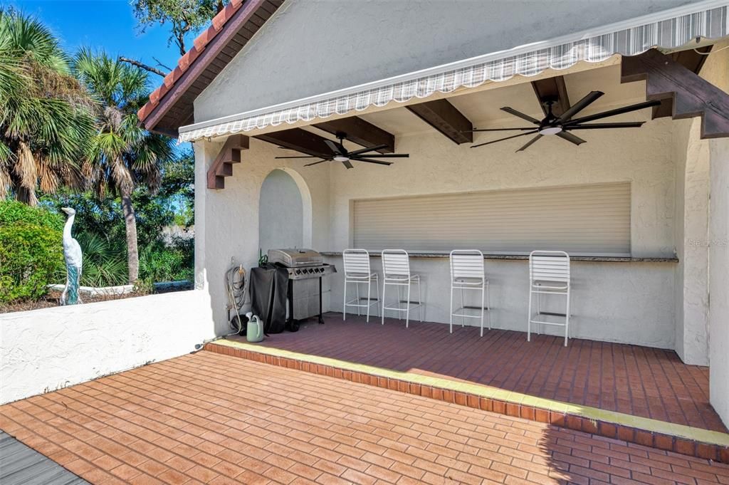 Activo con contrato: $389,900 (2 camas, 2 baños, 1229 Pies cuadrados)