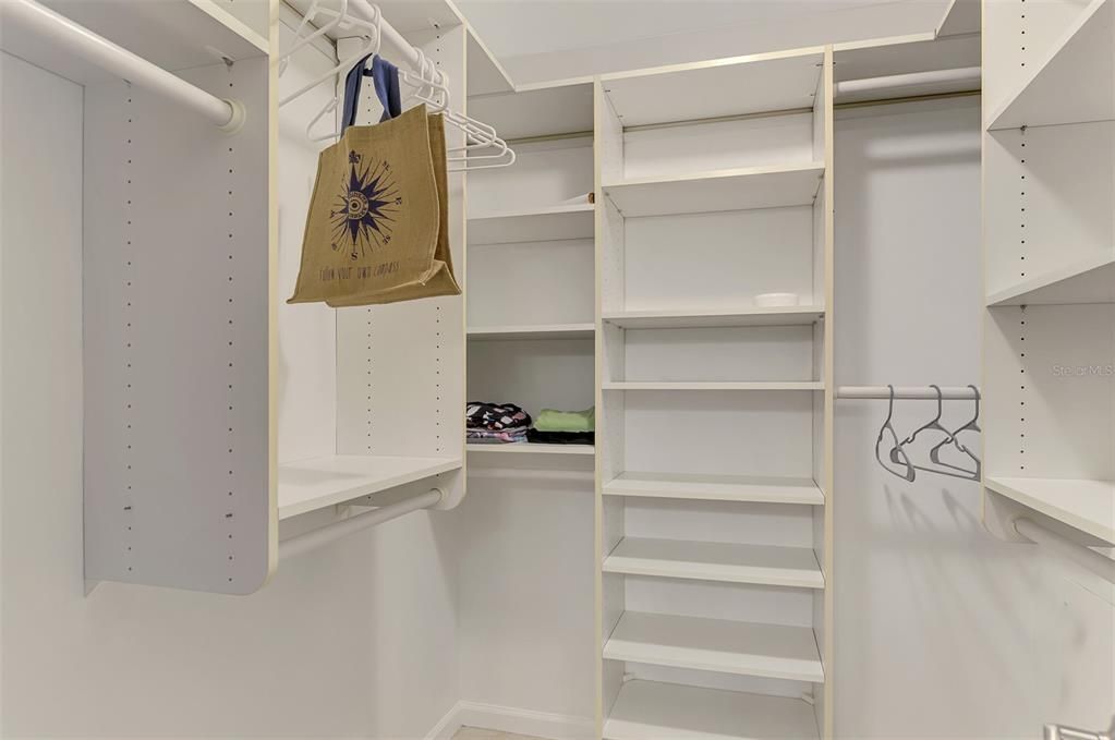 Activo con contrato: $389,900 (2 camas, 2 baños, 1229 Pies cuadrados)