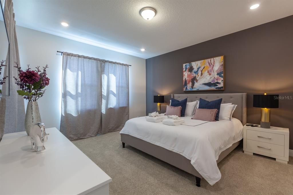 For Sale: $749,000 (6 beds, 6 baths, 3317 Square Feet)