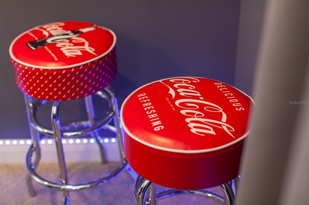 For Sale: $749,000 (6 beds, 6 baths, 3317 Square Feet)