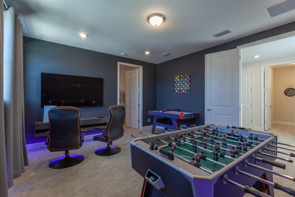 For Sale: $749,000 (6 beds, 6 baths, 3317 Square Feet)