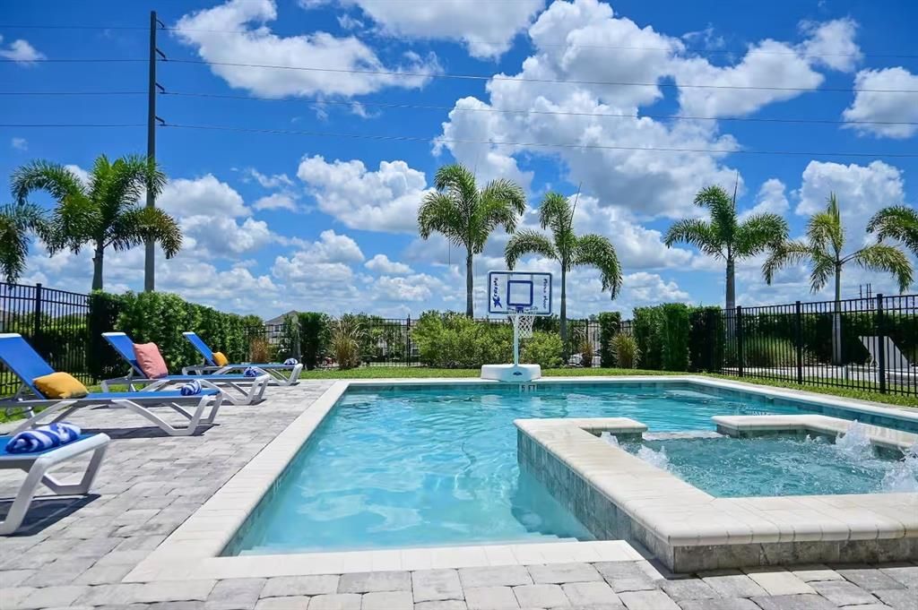 For Sale: $749,000 (6 beds, 6 baths, 3317 Square Feet)