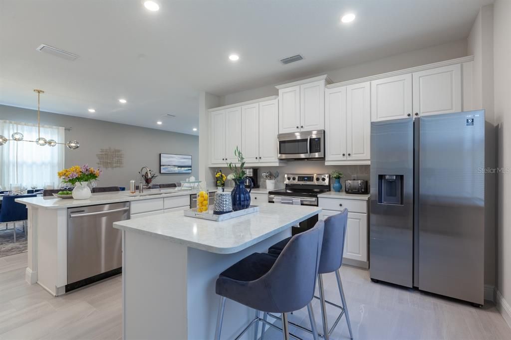 For Sale: $749,000 (6 beds, 6 baths, 3317 Square Feet)