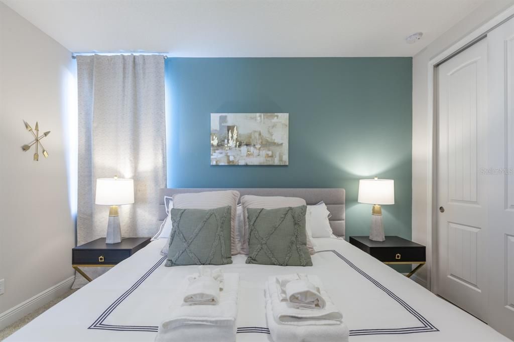 For Sale: $749,000 (6 beds, 6 baths, 3317 Square Feet)