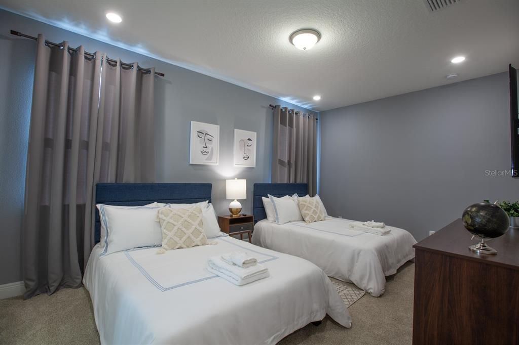 For Sale: $749,000 (6 beds, 6 baths, 3317 Square Feet)