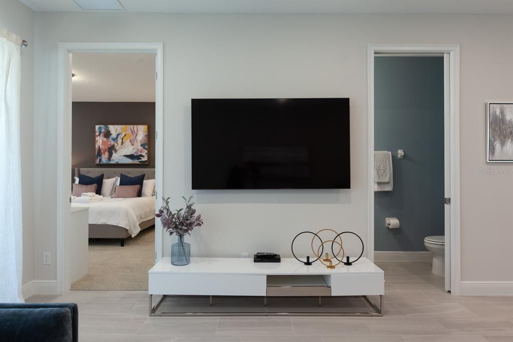 For Sale: $749,000 (6 beds, 6 baths, 3317 Square Feet)