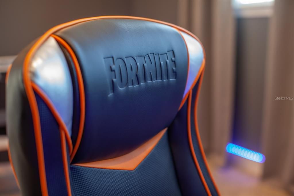 For Sale: $749,000 (6 beds, 6 baths, 3317 Square Feet)