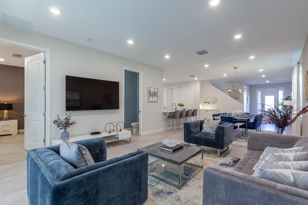 For Sale: $749,000 (6 beds, 6 baths, 3317 Square Feet)