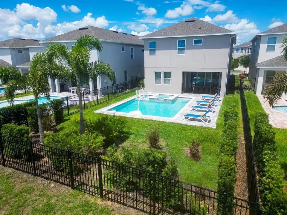 For Sale: $749,000 (6 beds, 6 baths, 3317 Square Feet)