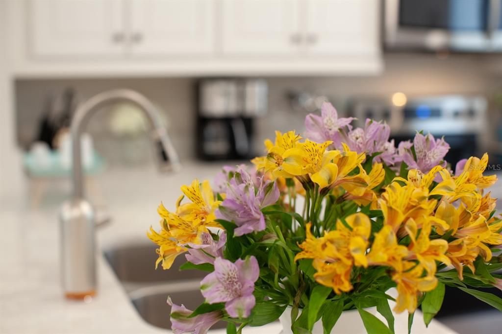 For Sale: $749,000 (6 beds, 6 baths, 3317 Square Feet)