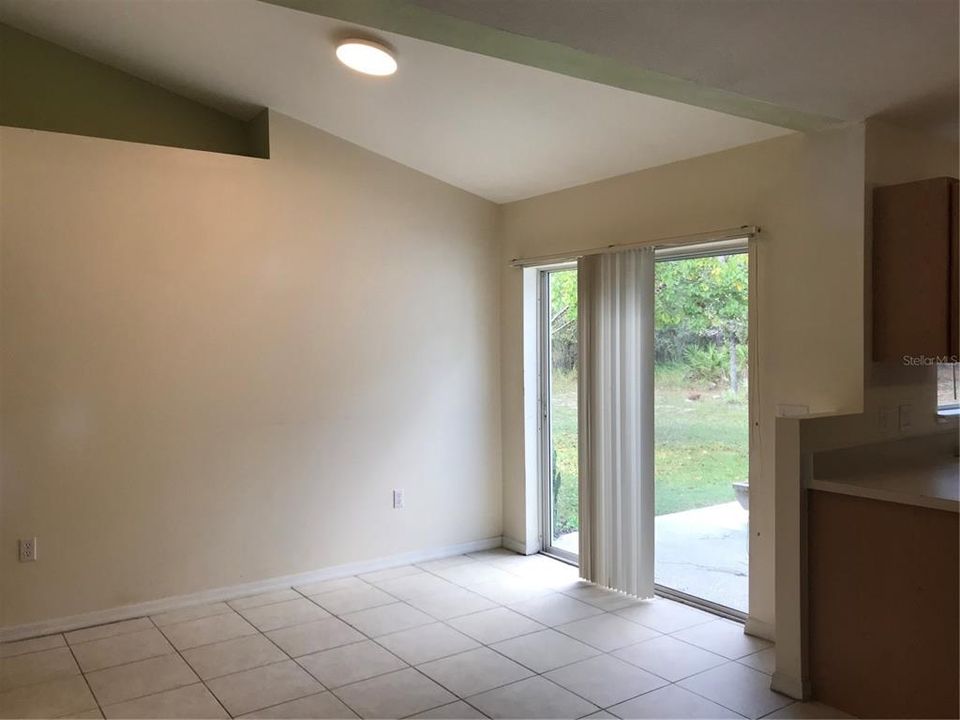 待售: $269,900 (4 贝兹, 2 浴室, 2168 平方英尺)