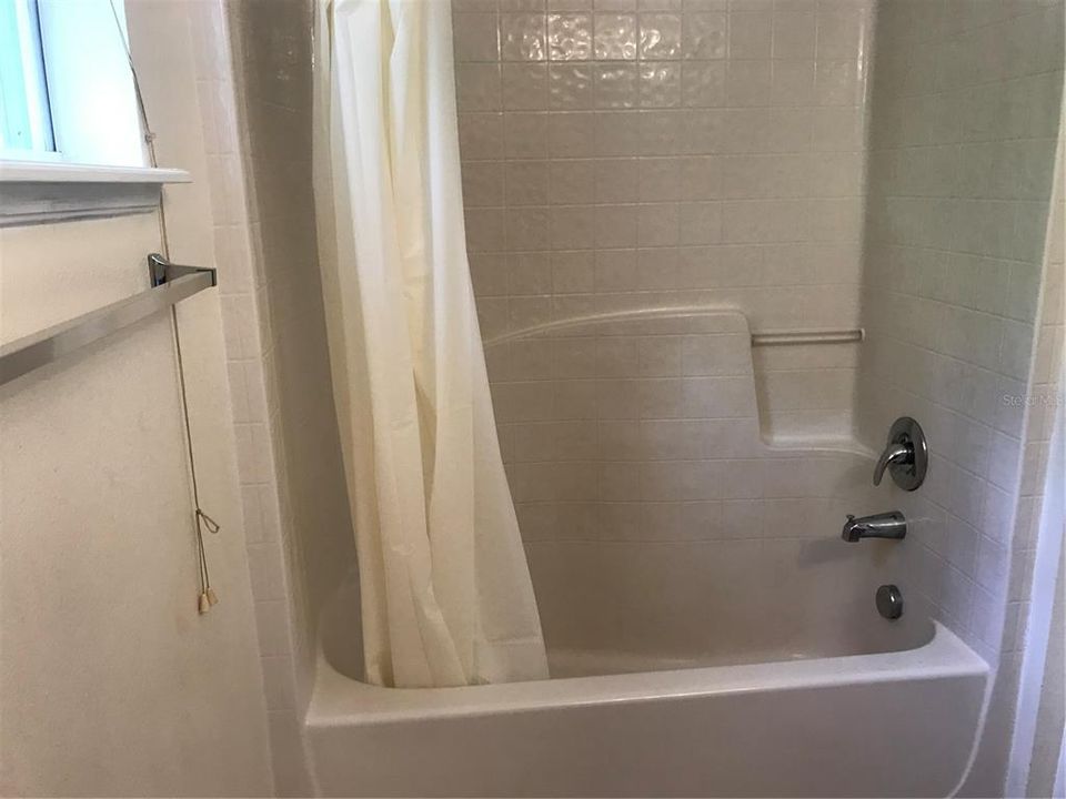 待售: $269,900 (4 贝兹, 2 浴室, 2168 平方英尺)