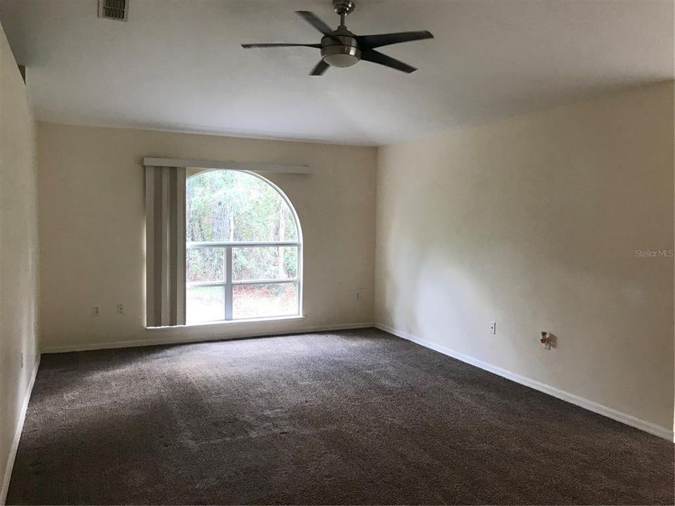 待售: $269,900 (4 贝兹, 2 浴室, 2168 平方英尺)