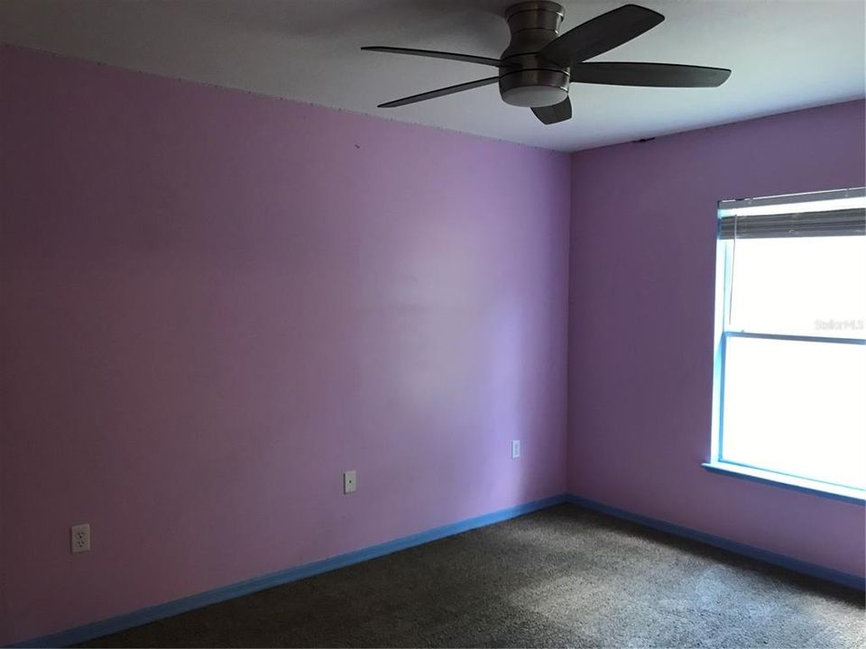 待售: $269,900 (4 贝兹, 2 浴室, 2168 平方英尺)