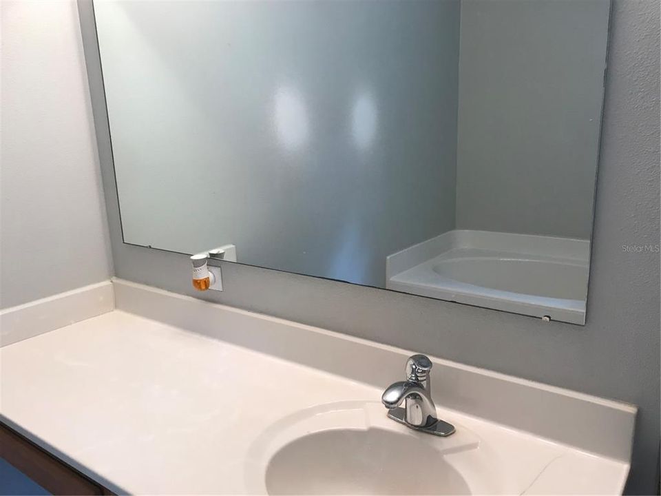 待售: $269,900 (4 贝兹, 2 浴室, 2168 平方英尺)