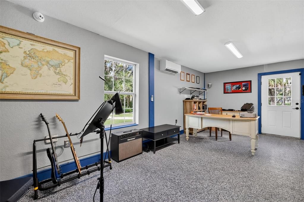 Под контрактом: $1,599,000 (3 спален, 4 ванн, 2496 Квадратных фут)