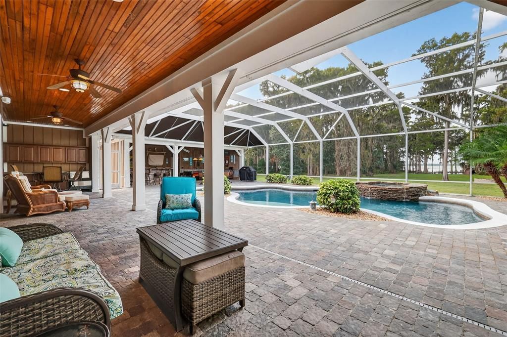 Под контрактом: $1,599,000 (3 спален, 4 ванн, 2496 Квадратных фут)