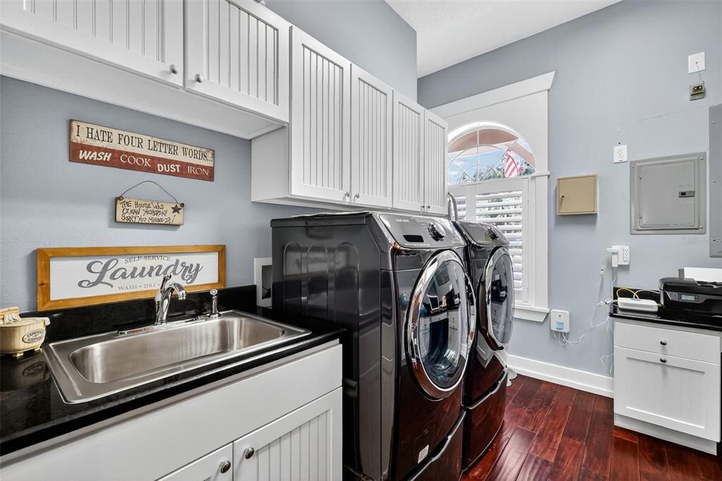 Под контрактом: $1,599,000 (3 спален, 4 ванн, 2496 Квадратных фут)